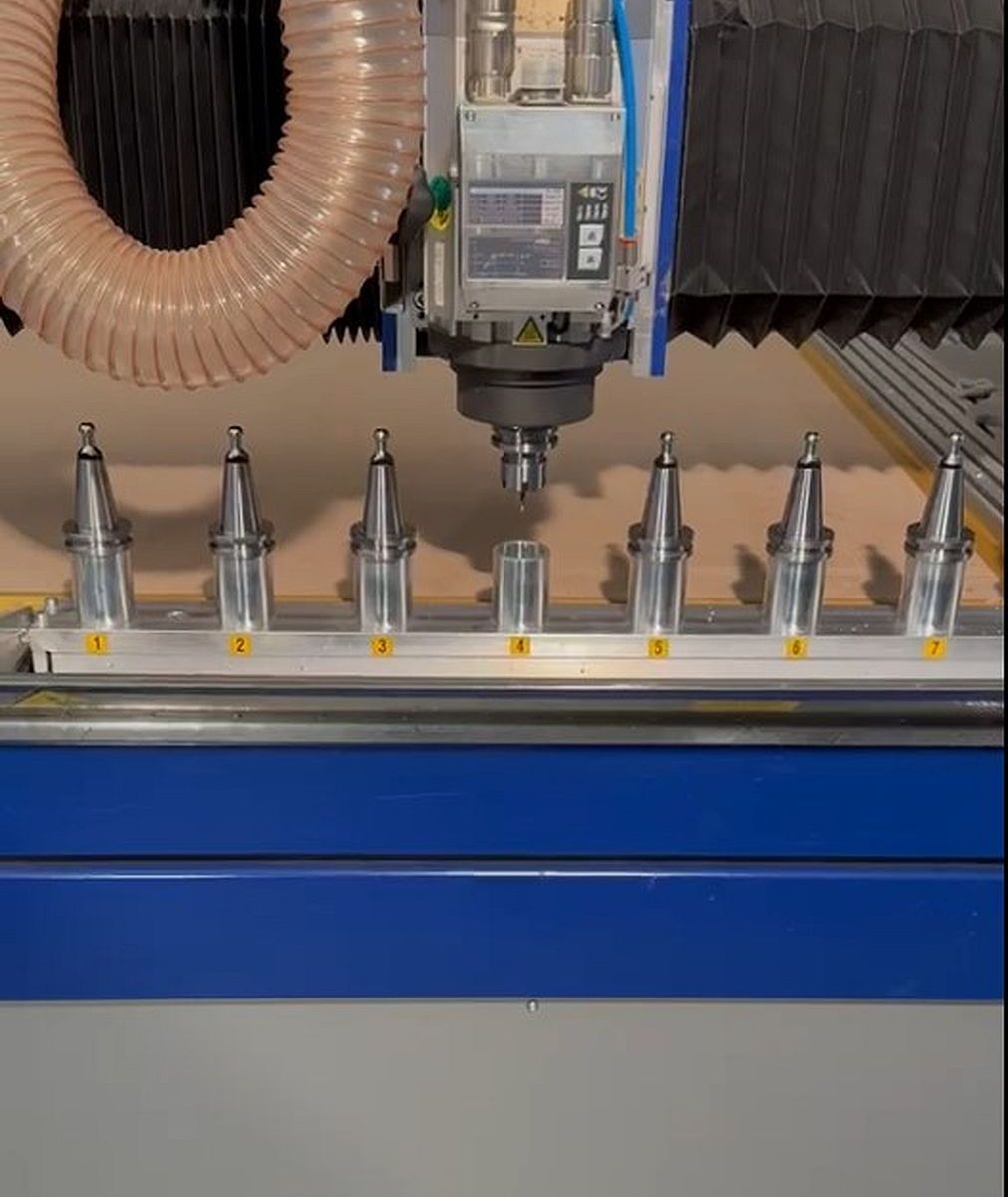 CNC van Hoorn Werkzeug Wechsel